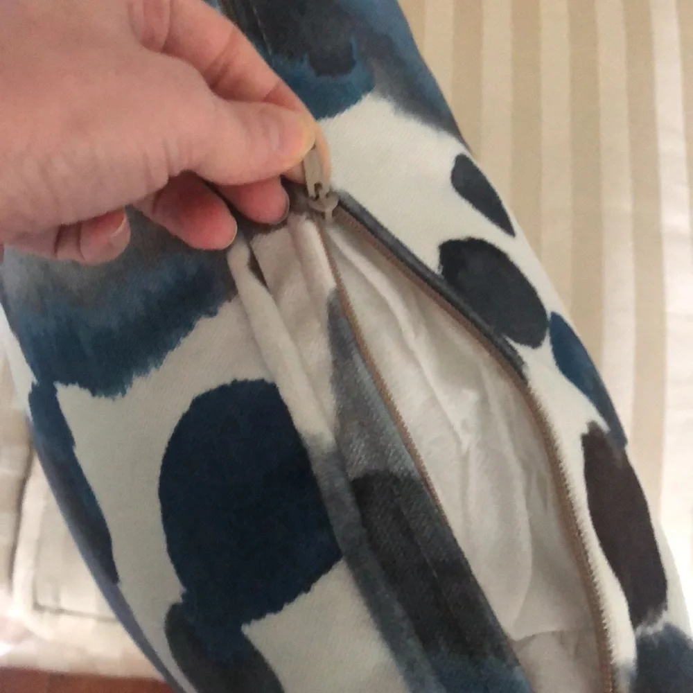 N/A decorative pillow
